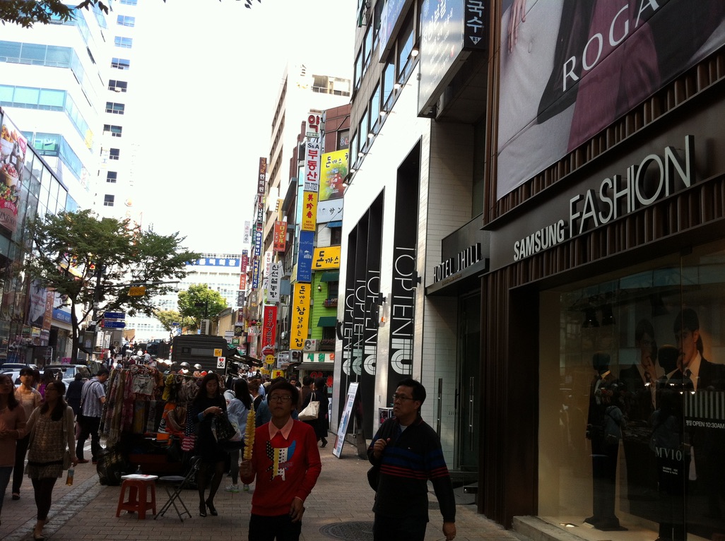 street food coréenne séoul myeongdong shopping goodies kpop cosmétique