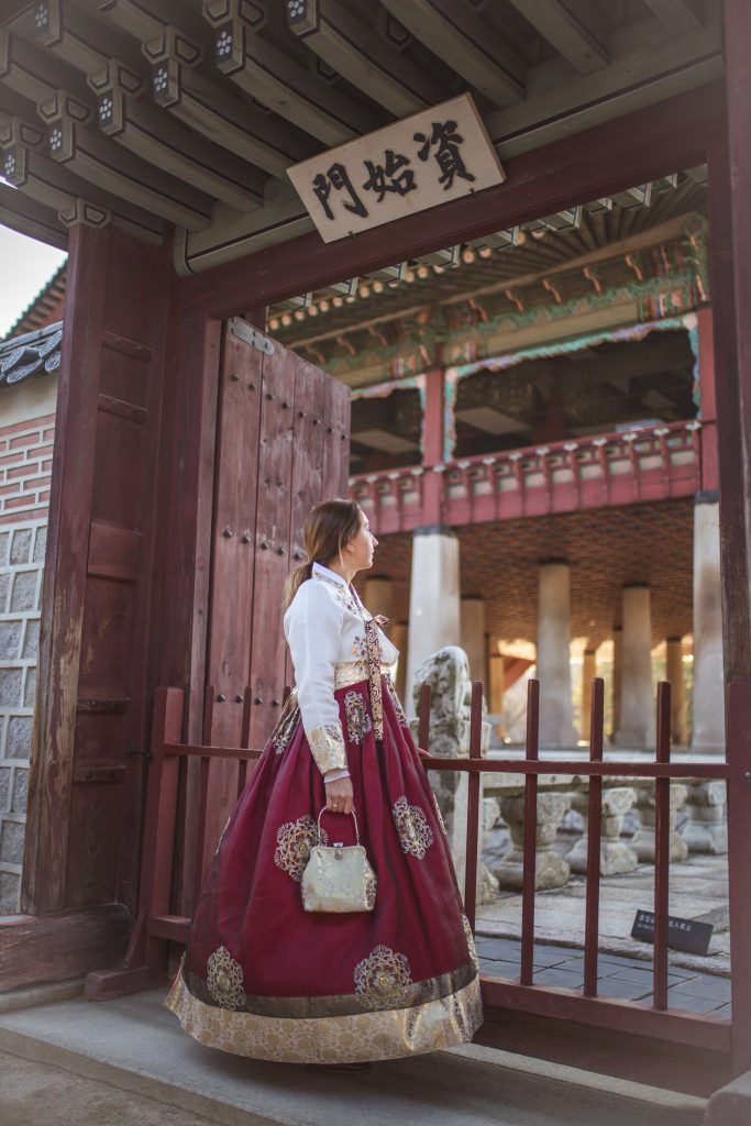 guide tourisme voyage costume vêtement traditionnel hanbok visite visite palais gyeongbokgung changdeokgung bukchon