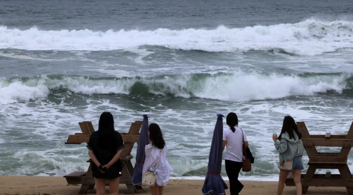 actualité annulation de vols incheon seoul busan jeju typhon tempête khanun pluie japon corée vents violents sécurité