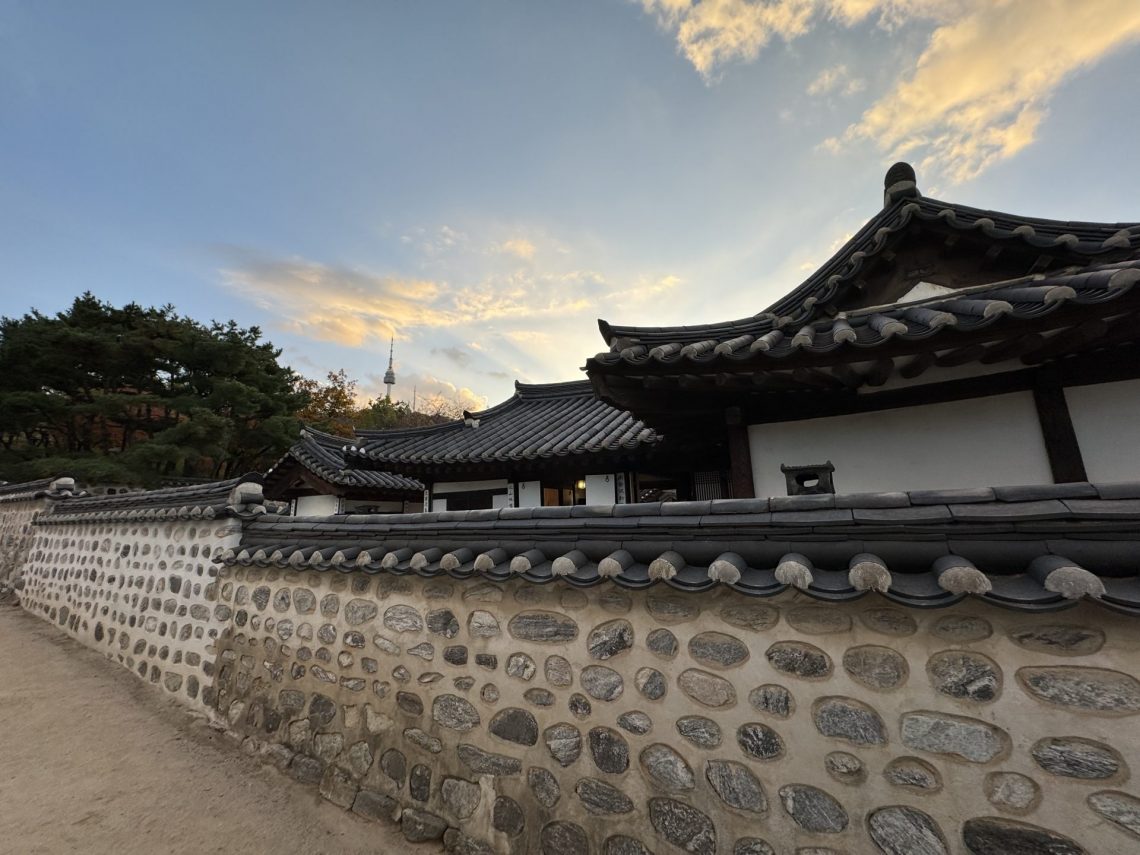 guide tourisme voyage conseil Namsangol bukchon hanok village maison traditionnelle coréennes visite où dormir expérience culturelle booking réservation